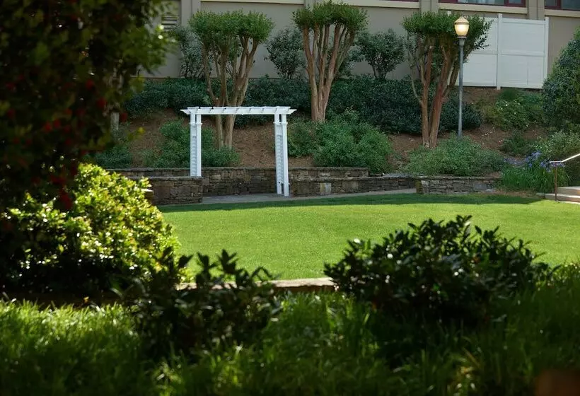 فندق Emory Conference Center