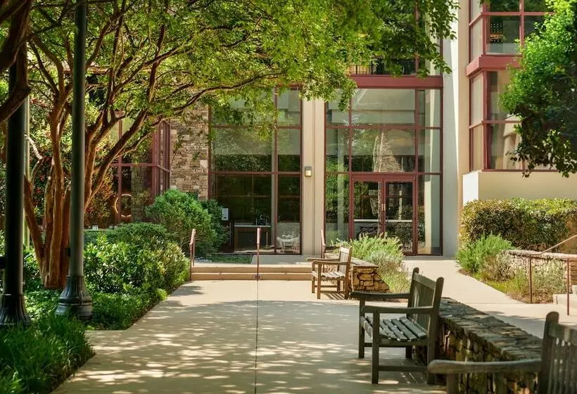 فندق Emory Conference Center