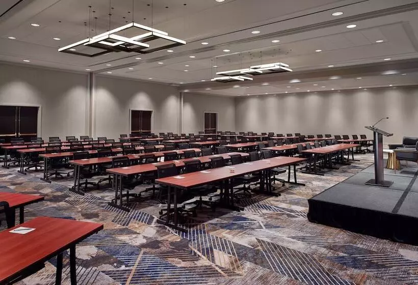 فندق Emory Conference Center