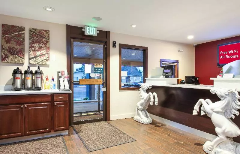 酒店 Evergreen Inn & Suites Portland Airport  Adults Only