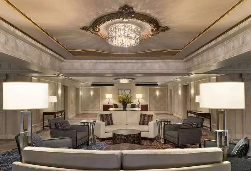 هتل Hilton St. Louis Frontenac