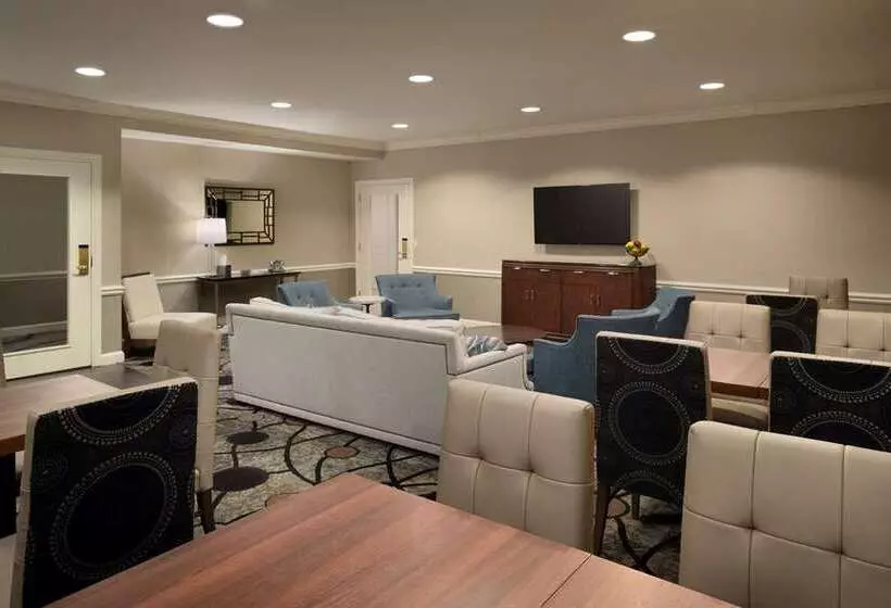 هتل Hilton St. Louis Frontenac