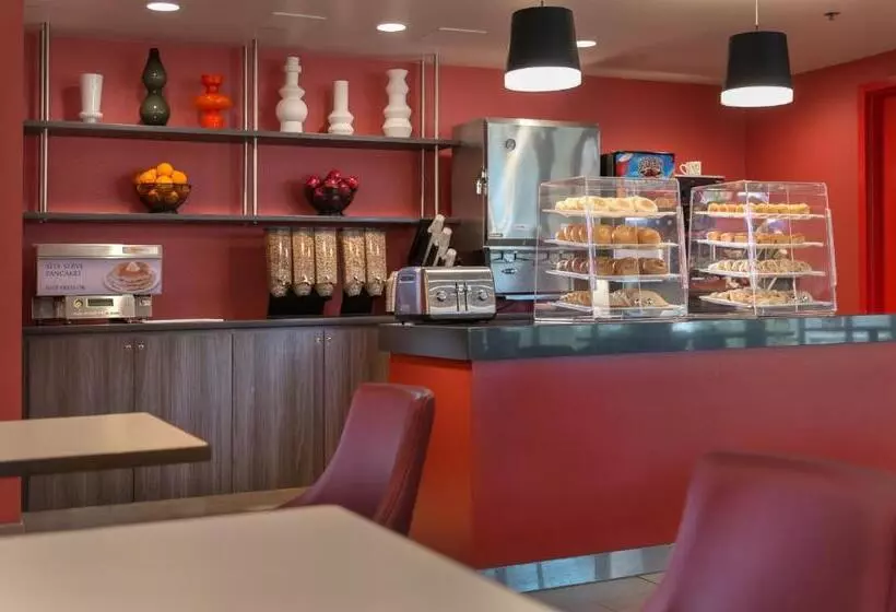 Livinn Hotel Cincinnati North/ Sharonville