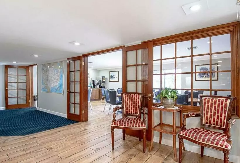 Отель The Berry Inn