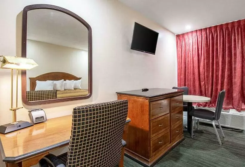 Отель The Berry Inn