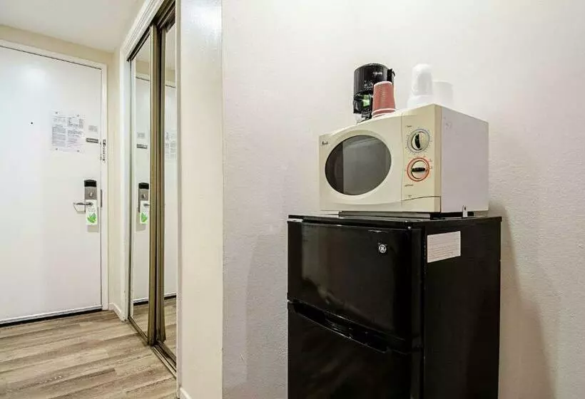 Отель The Berry Inn