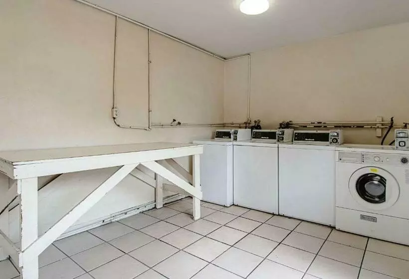 Отель The Berry Inn