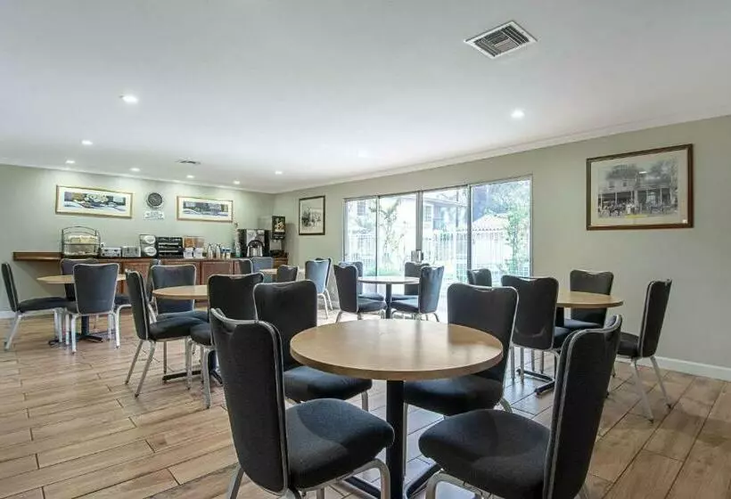 Отель The Berry Inn