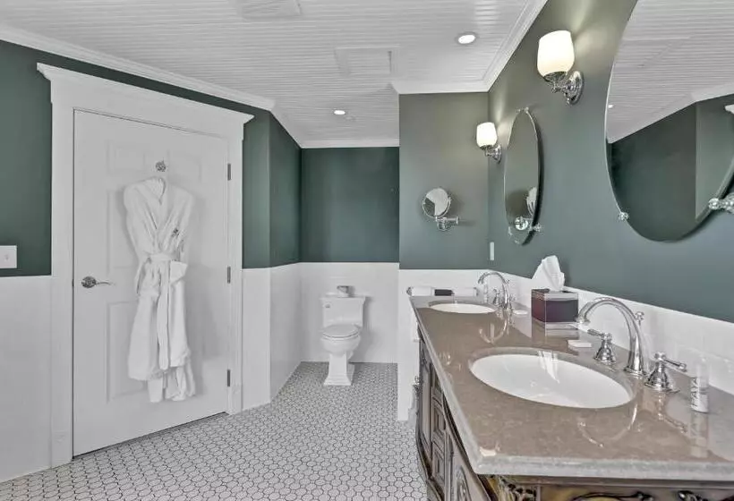 Отель St. James