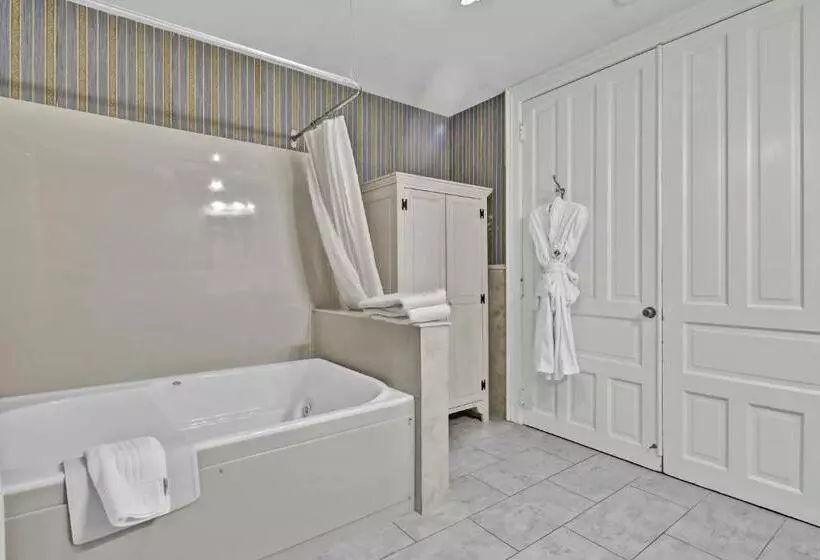 Отель St. James