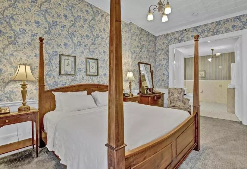 Отель St. James