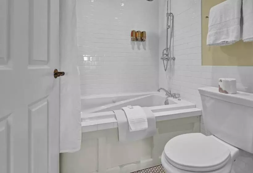 Отель St. James