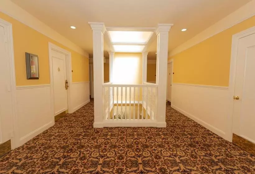 בית מלון כפרי Stanyan Park