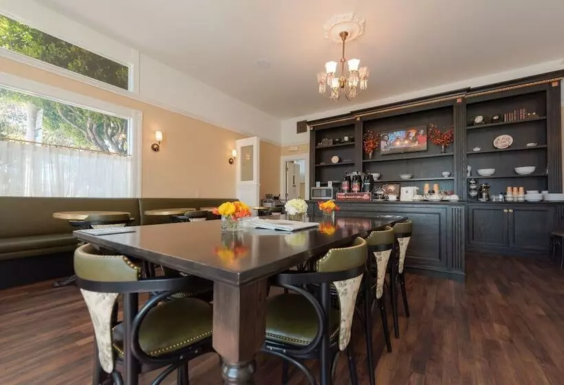 בית מלון כפרי Stanyan Park