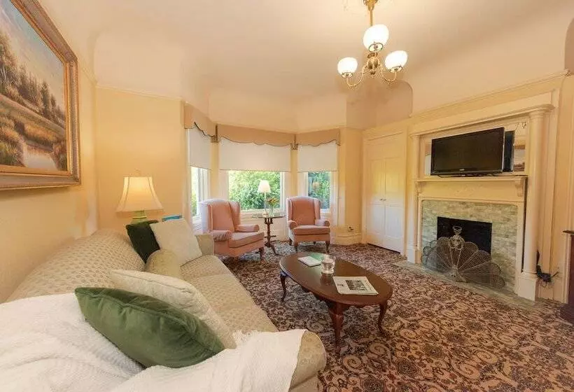 בית מלון כפרי Stanyan Park