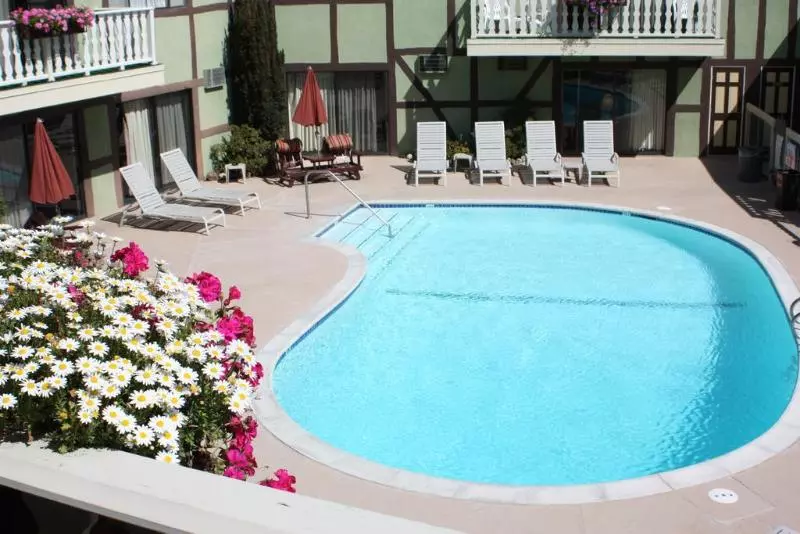 בית מלון כפרי Svendsgaard S Lodge  Americas Best Value Inn & Suites