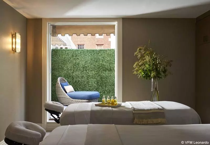 فندق The Adolphus, Autograph Collection