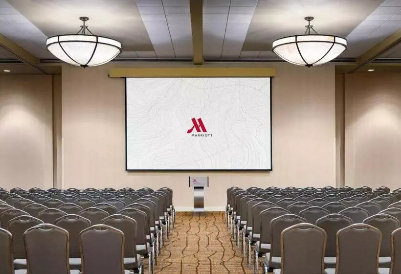 בית מלון כפרי The Lincoln Marriott Cornhusker