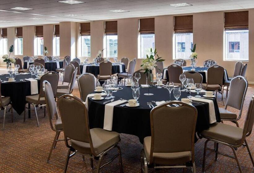 هتل The Lincoln Marriott Cornhusker