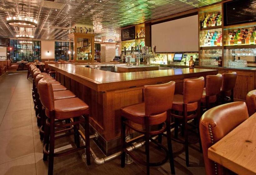 هتل The Lincoln Marriott Cornhusker