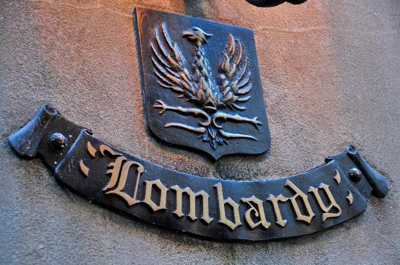 Отель Lombardy