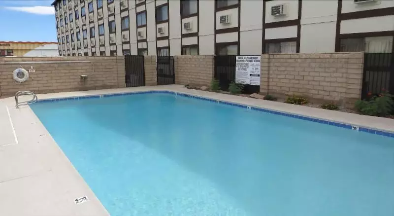 汽车旅馆  Longhorn Boulder Highway