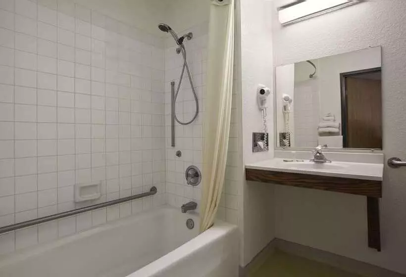 汽车旅馆 Super 8 By Wyndham Arcata