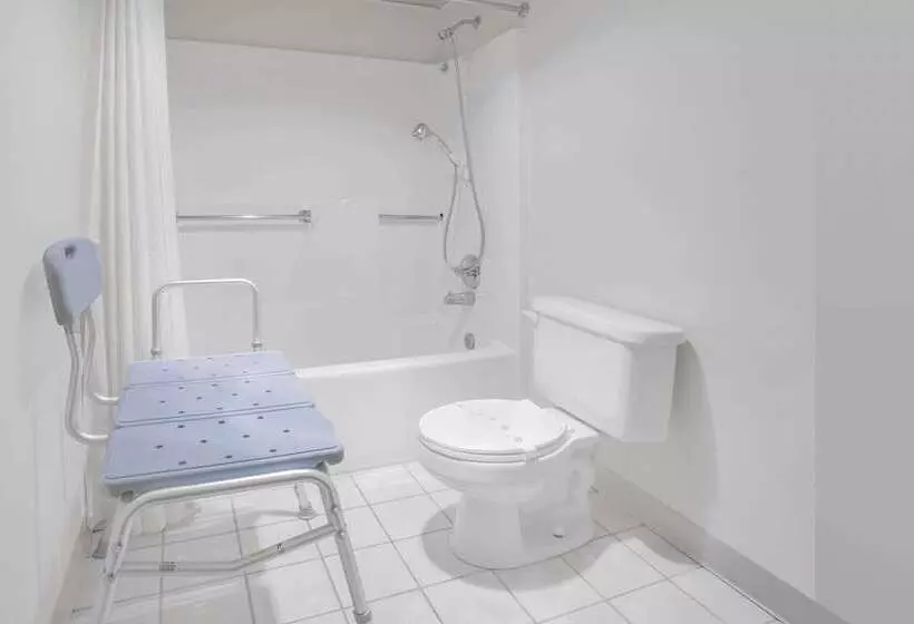 فندق على الطريق Super 8 By Wyndham Clarksville Ar