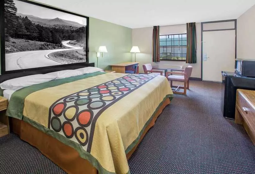 فندق على الطريق Super 8 By Wyndham Clarksville Ar