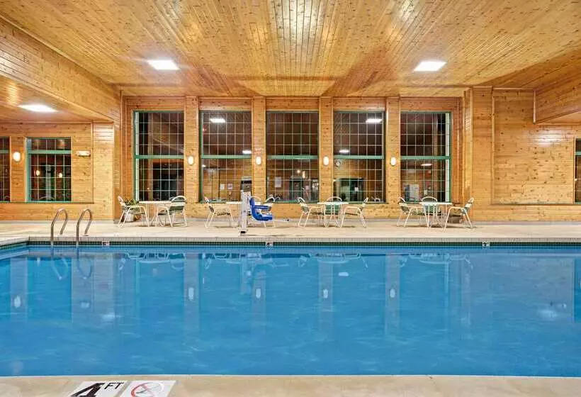 모텔 Super 8 By Wyndham Hudson