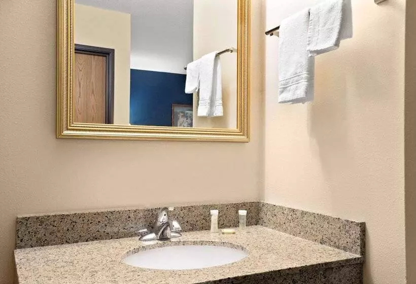 모텔 Super 8 By Wyndham Hudson