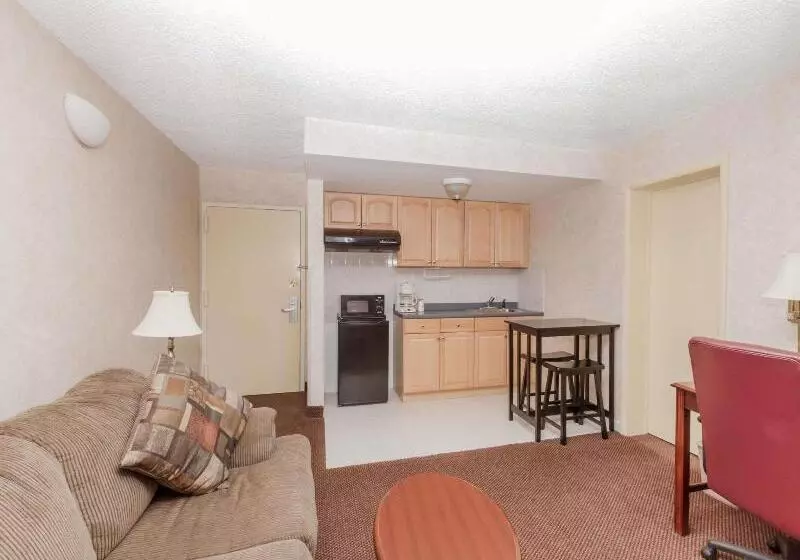 Travelodge Inn & Suites By Wyndham Albany