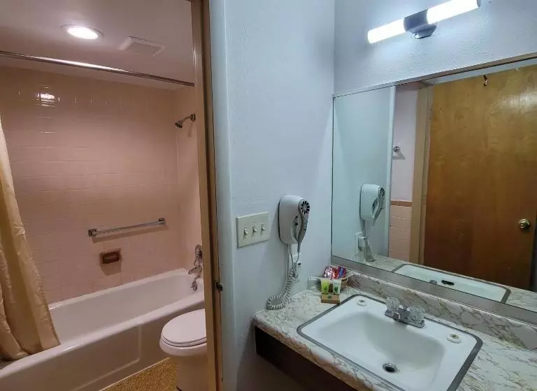 בית מלון כפרי Americas Best Value Inn Vandalia