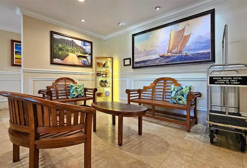 Отель Castle At Waikīkī Grand