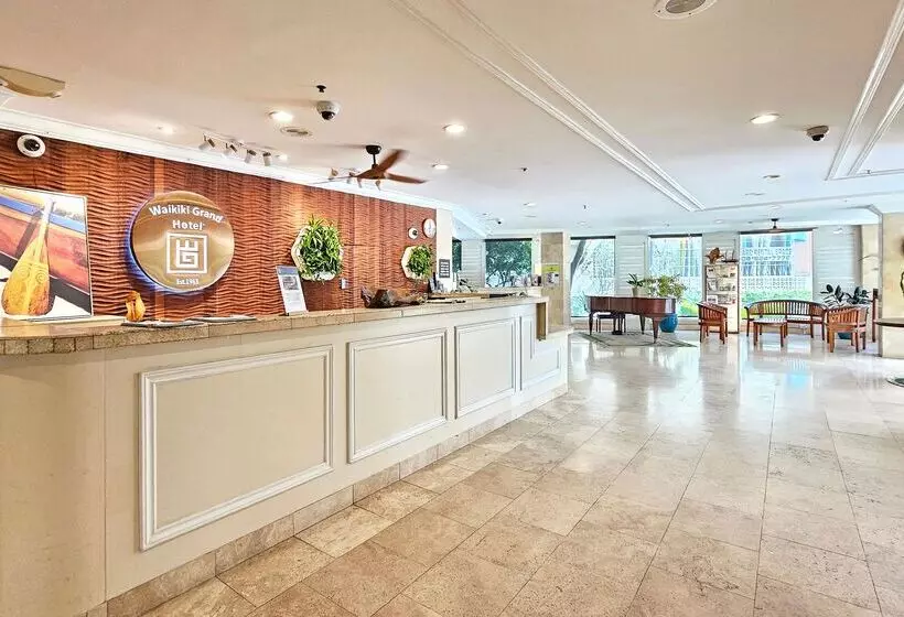 Отель Castle At Waikīkī Grand