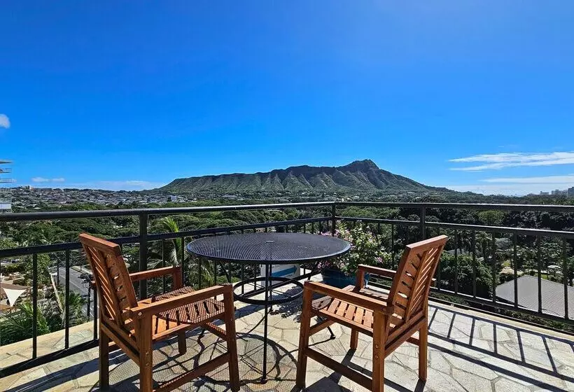 Отель Castle At Waikīkī Grand