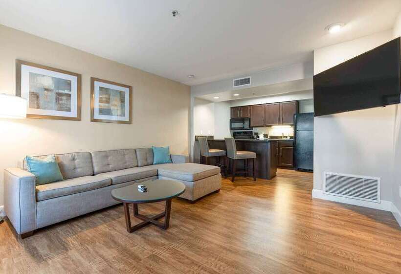 בית מלון כפרי Chase Suites Brea Fullerton North Orange County