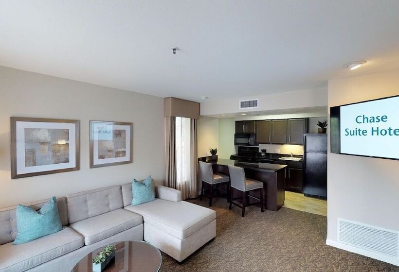 בית מלון כפרי Chase Suites Brea Fullerton North Orange County