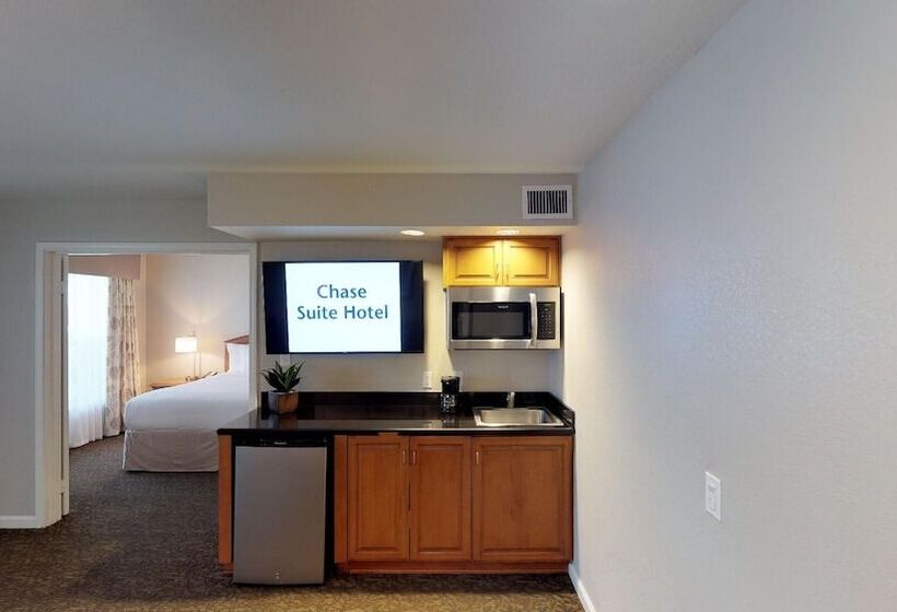 Отель Chase Suites Brea Fullerton North Orange County