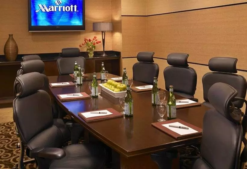 ホテル Detroit Marriott Troy