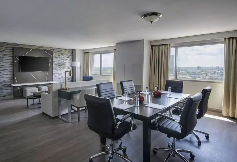 ホテル Detroit Marriott Troy