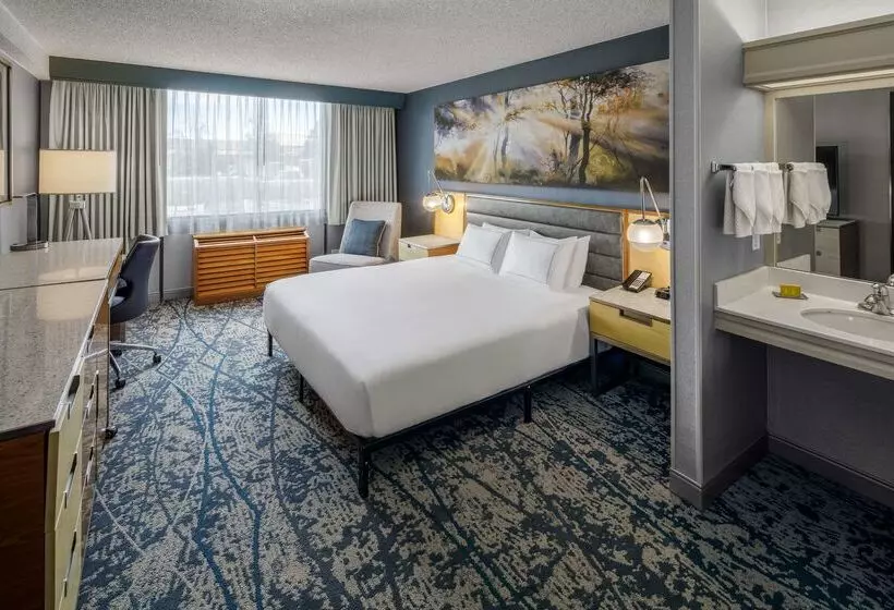 Doubletree By Hilton Hotel Denver