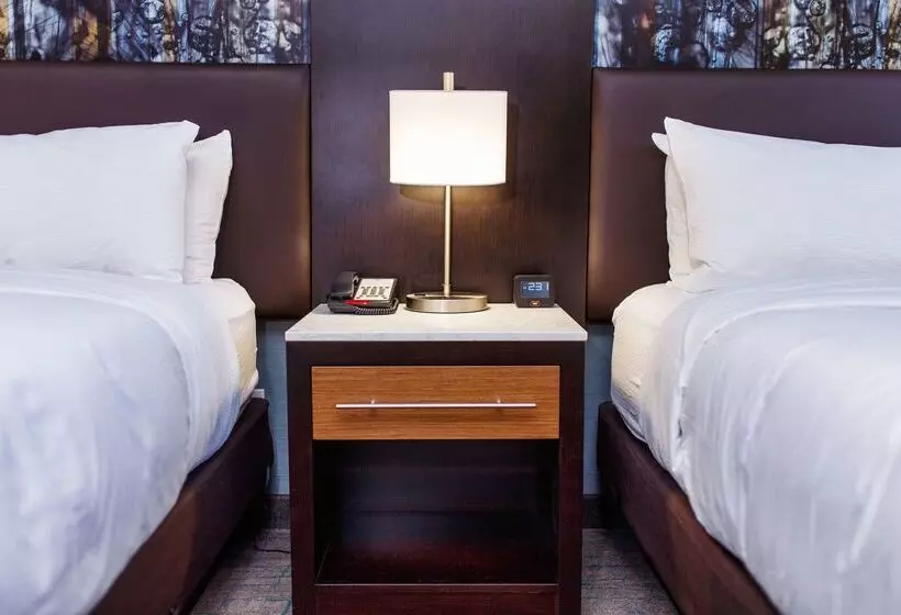 هتل Doubletree By Hilton Neenah