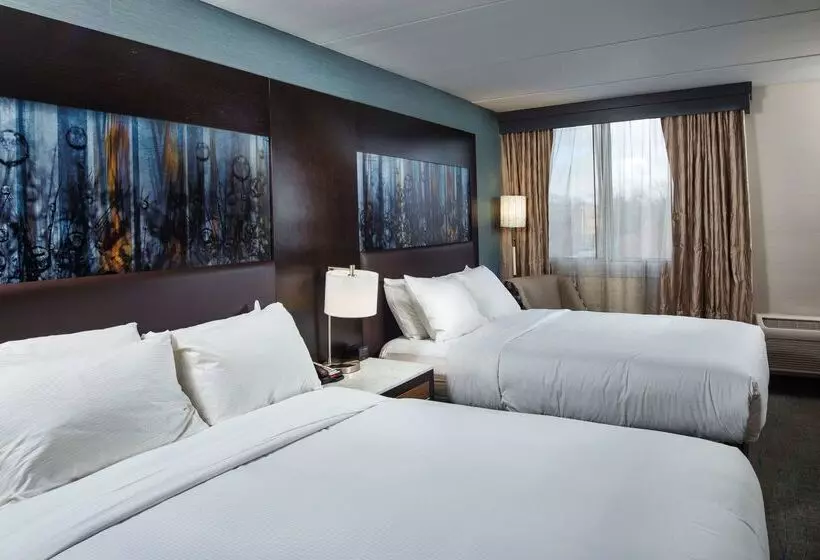 هتل Doubletree By Hilton Neenah