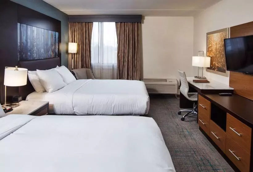 هتل Doubletree By Hilton Neenah