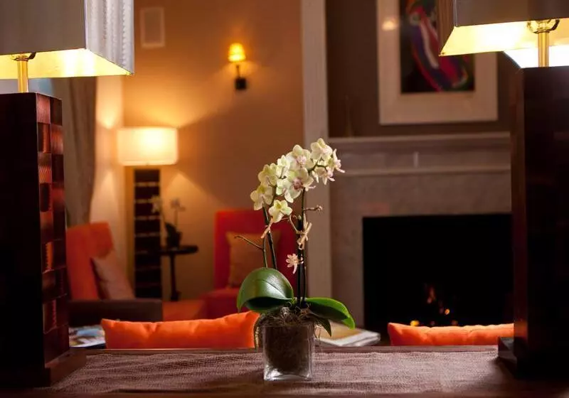 Executive Hotel Vintage Court