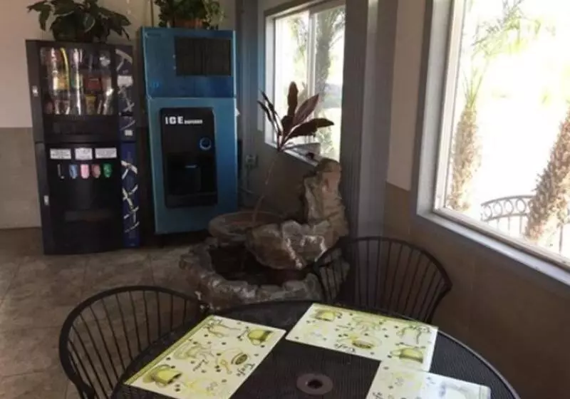 فندق Harbor Inn & Suites Oceanside