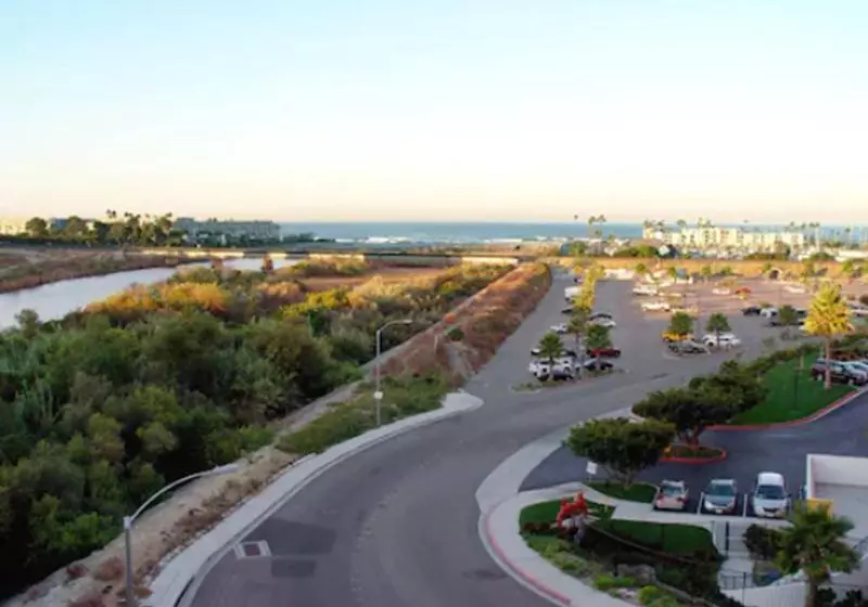 فندق Harbor Inn & Suites Oceanside