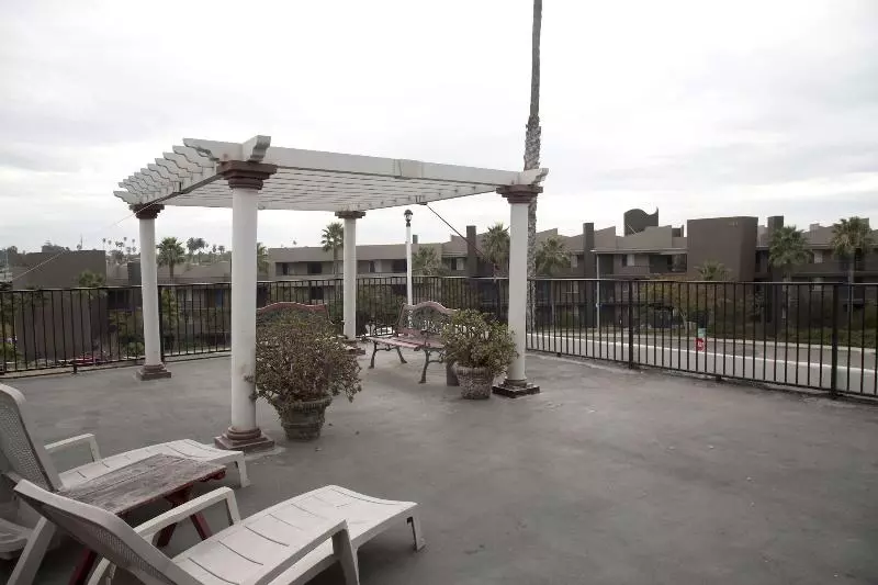 فندق Harbor Inn & Suites Oceanside