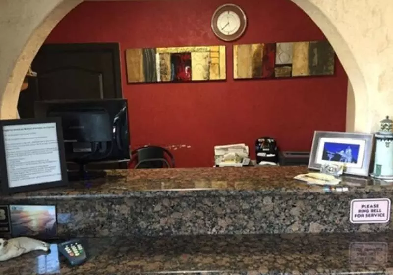 فندق Harbor Inn & Suites Oceanside